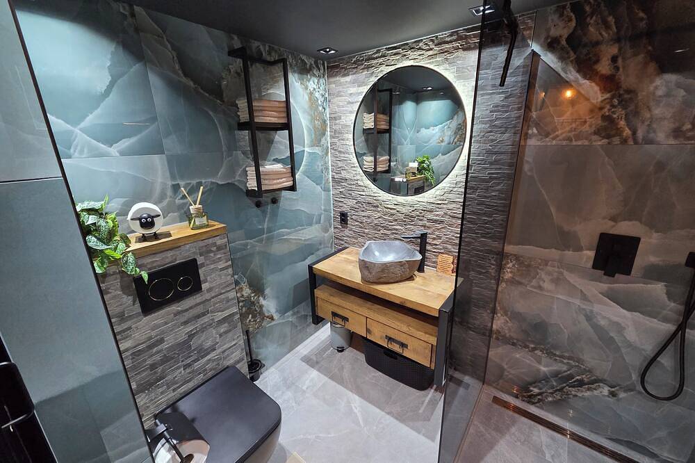 Exclusieve wellness bungalow, 6 persoons Jacuzzi! Woodland Wellness Resort in Ermelo, Veluwe