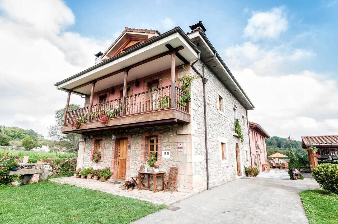 Family Room with Bathroom in Grado, Cordillera Cantábrica