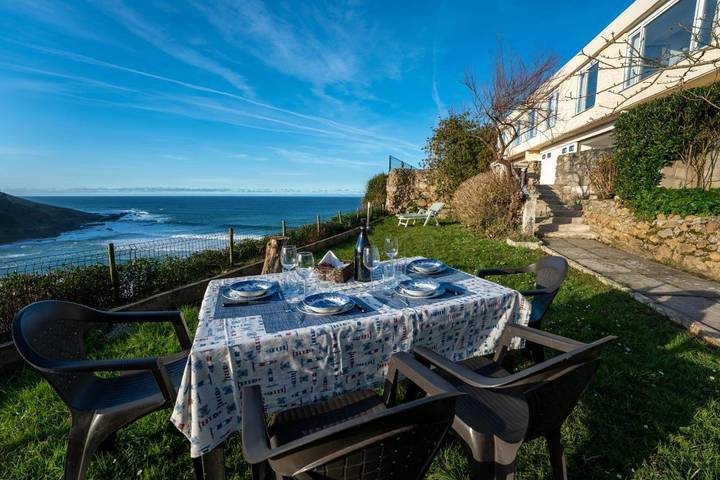 Location de vacances pour 8 personnes, avec jardin et terrasse dans Cóbreces - 2