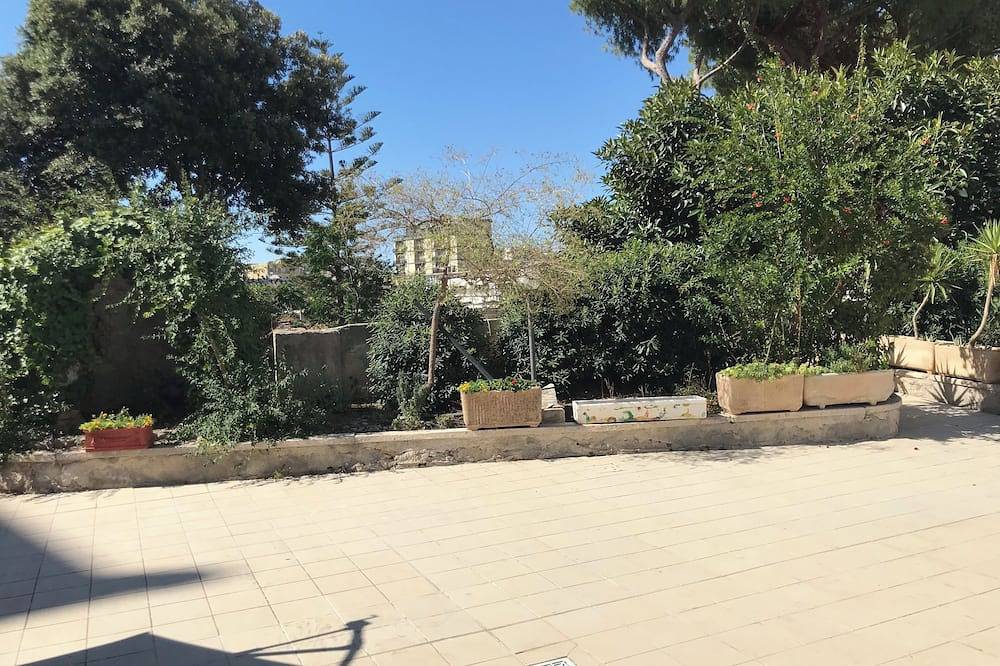 Villa nel centro di Brindisi, 5 minuti stazione e 15 aeroporto e porto in Brindisi, Salento