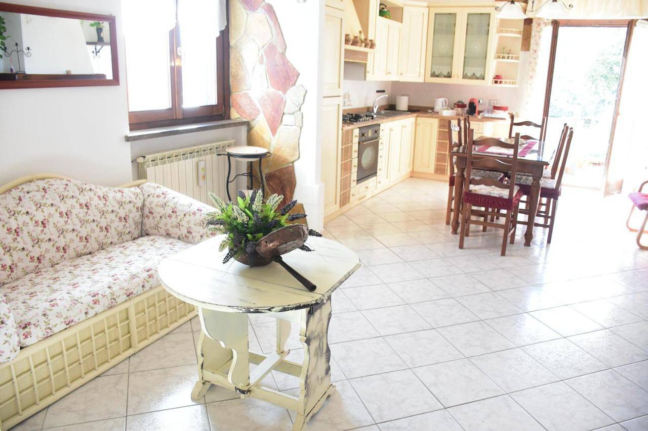 Appartamento intero, La Bouganville in Vitorchiano, Provincia di Viterbo