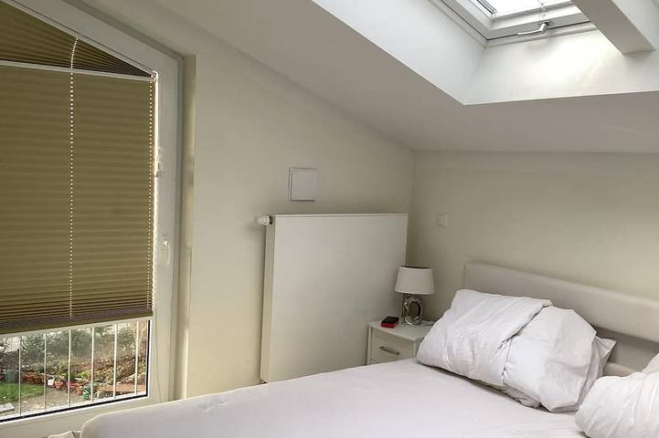 Ganze Wohnung, 2 Balkone direkt am Meer,Wohnzimmer,Kamin,1 Schlafz.,Küche,mod.Bad Du/Wc,Waschm. in Hauptstrand Glowe, Glowe