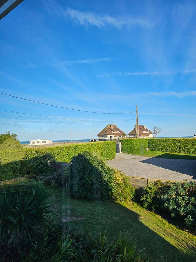 Grande maison normande, vue mer à 75 metres de la plage, équipé spa de nage in Quinéville, Région de Cherbourg