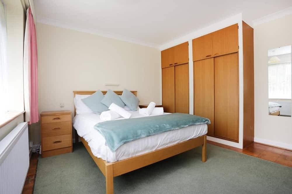 Bournecoast: Bungalow Located Near Hengistbury Head And Sandy Beaches in Bournemouth, South West England