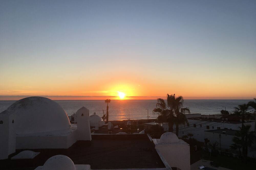 Entire apartment, Studio apartment with stunning sea views (sleeps 4), close to the beach. in Vista de los Ángeles, Mojácar