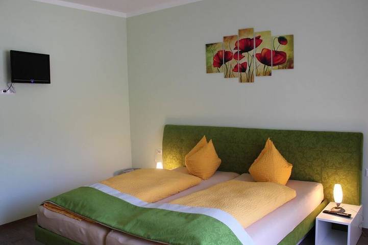 Alojamiento y desayuno para 3 personas, con sauna y jacuzzi - 1