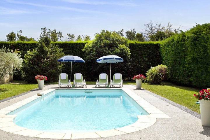 Chalet para 8 personas, con piscina y terraza - 1