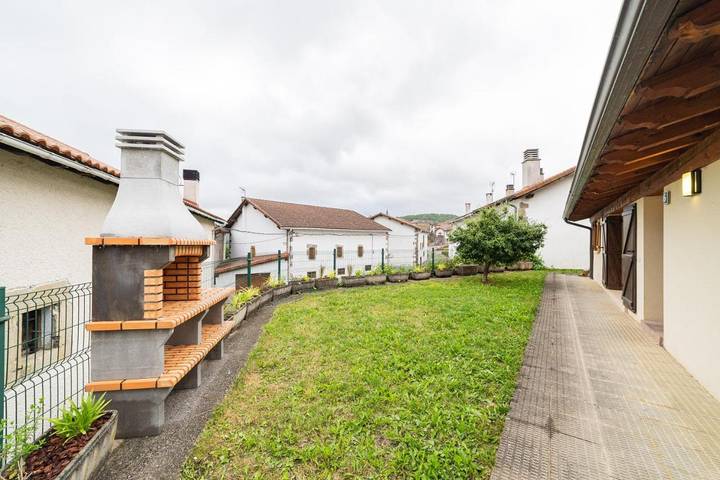 Location de vacances pour 6 personnes, avec terrasse et vue à Erro - 4