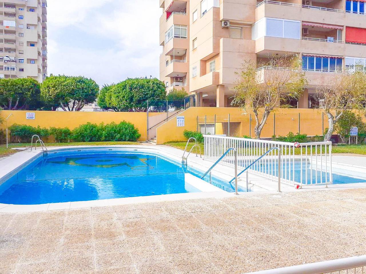 Ganze Ferienwohnung, El Ciruelo Beach&Pool - Apartment mit Gemeinschaftspool, 10 Minuten vom Strand entfernt und kostenlosem Wlan in Roquetas de Mar, Costa de Almería