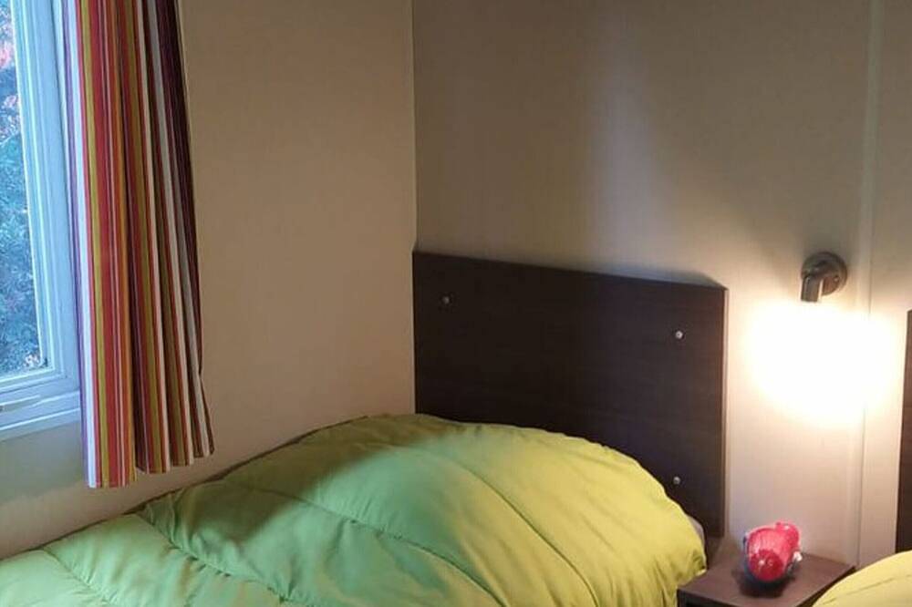 Mobile home in Saint-Maime with terrace in Saint-Maime, Parc naturel régional du Luberon