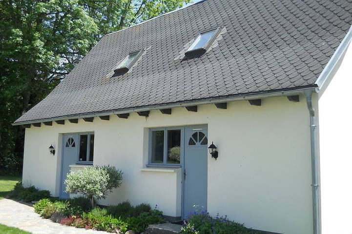 Gîte pour 4 personnes, avec jardin ainsi que terrasse et sauna