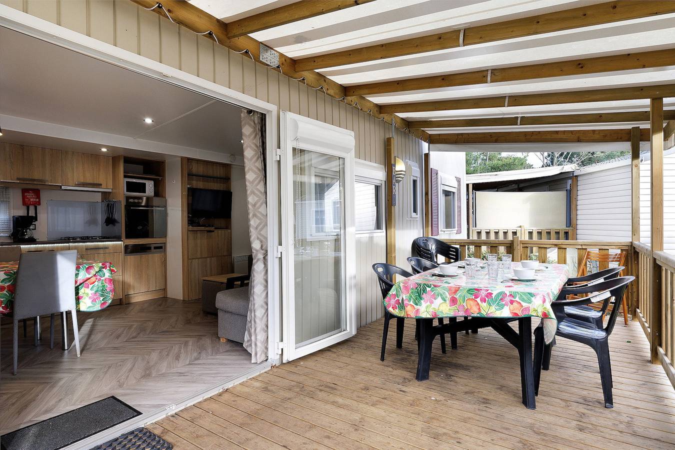 Mobilheim mit 3 Schlafzimmern, privater Terrasse und Klimaanlage – Bois Dormant in Saint-Jean-de-Monts, Vendée