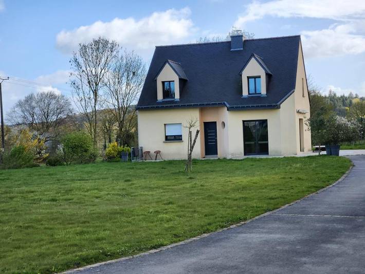 Location de vacances pour 8 personnes, avec Terrasse et Jardin à Néant-sur-Yvel