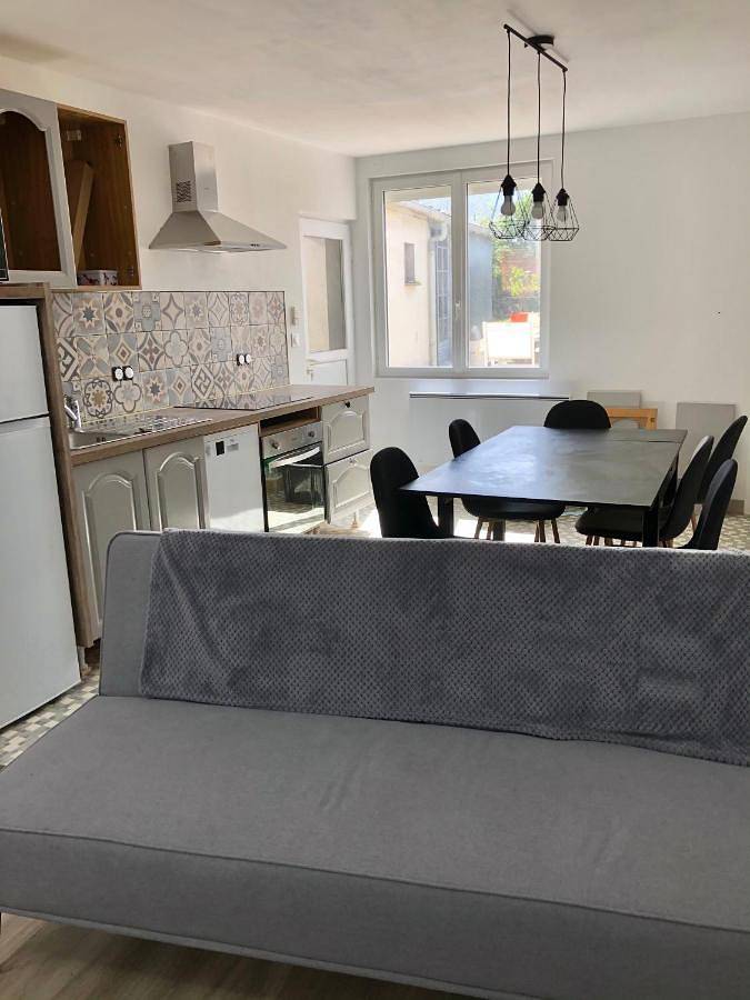 Location de vacances pour 6 personnes, avec piscine ainsi que jardin et bassin pour enfant à Longué-Jumelles - 4