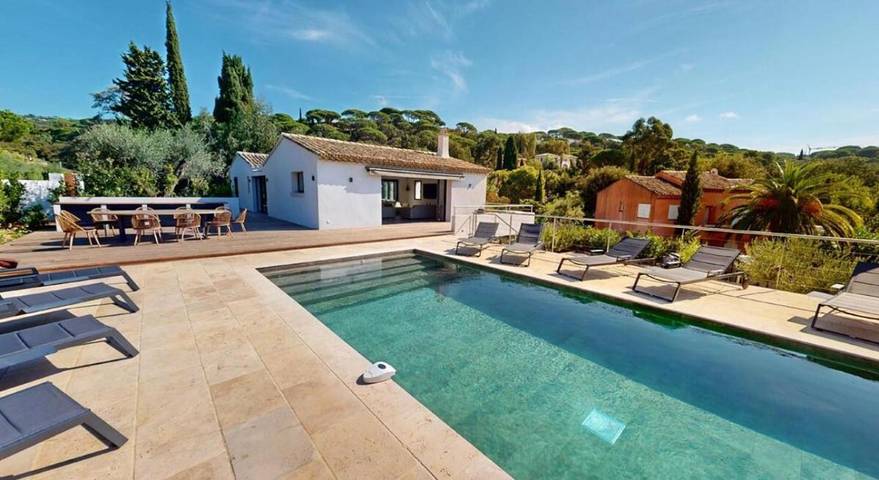 Villa pour 10 personnes, avec Balcon et Jacuzzi ainsi que Terrasse et Piscine dans Gigaro