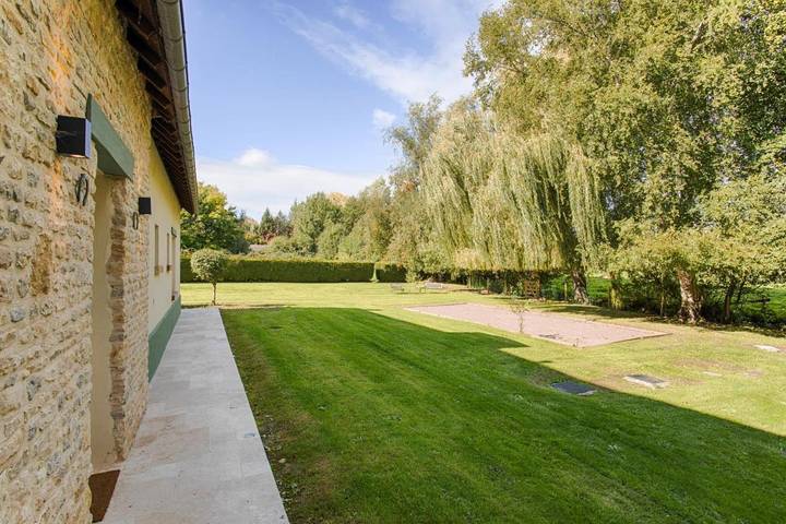 Location de vacances pour 12 personnes, avec piscine ainsi que sauna et jardin à Saint-Étienne-la-Thillaye - 3