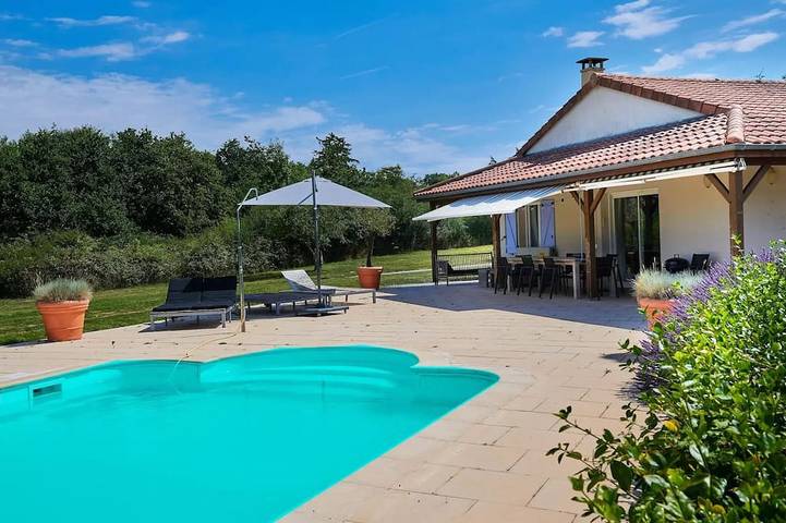 Maison de vacances pour 8 personnes, avec piscine et terrasse, animaux acceptés à Vasles