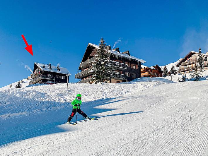 Chalet for 4 people, with balcony and view in Switzerland