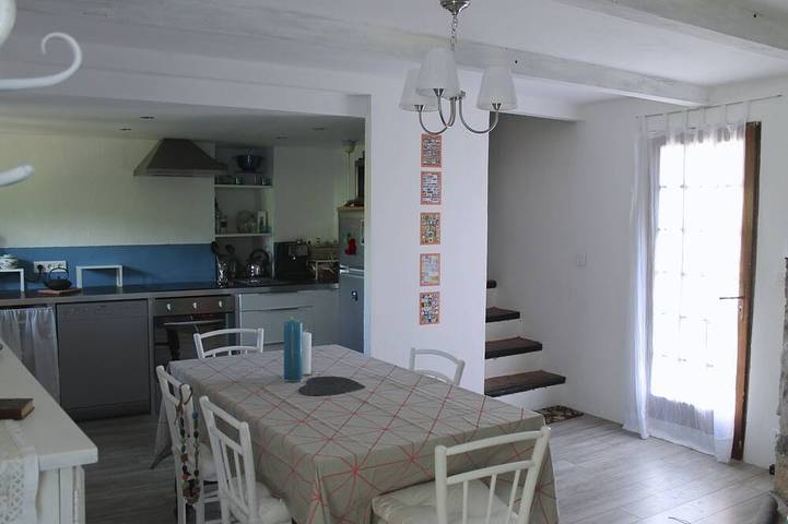 Location de vacances pour 8 personnes, avec jardin et terrasse à Seillans