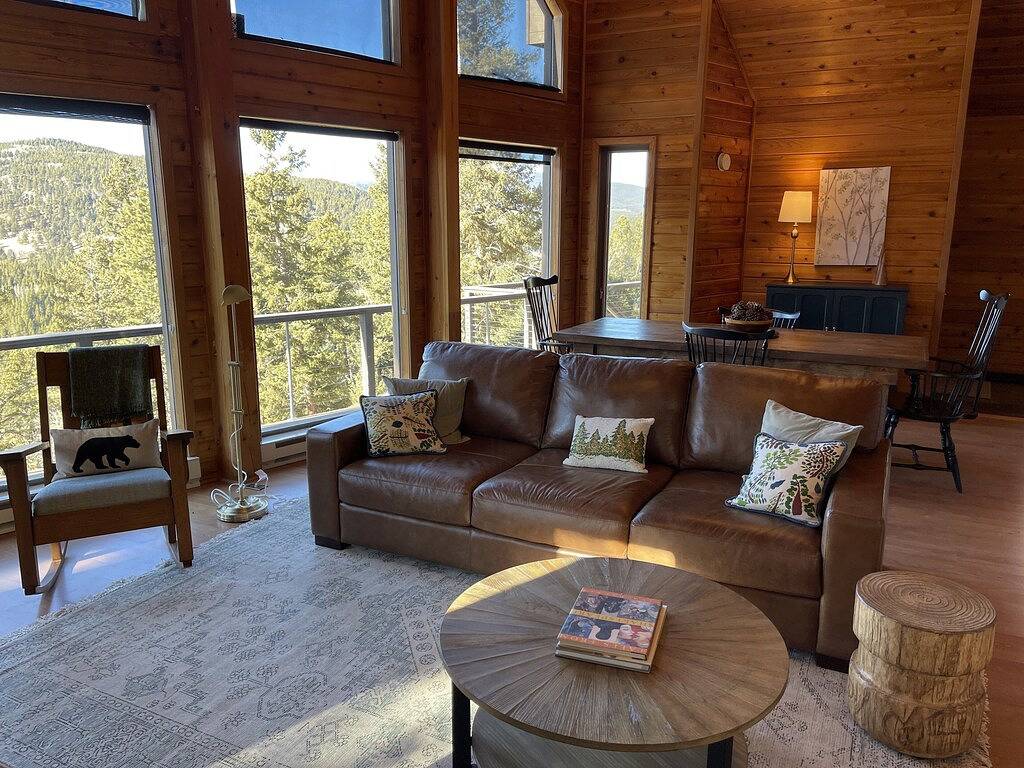 Mountain Retreat with Hot Tub Near State Park in Arapaho and Roosevelt National Forests