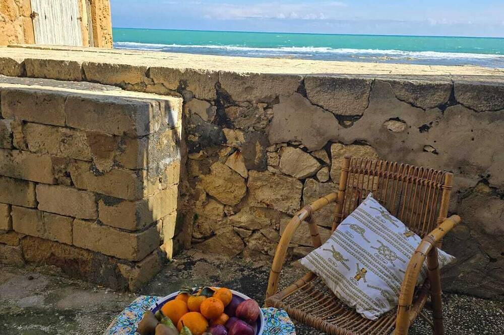 Cozy two-story house in the center of Marzamemi and 100 meters from the sea in Marzamemi, Provincia de Siracusa