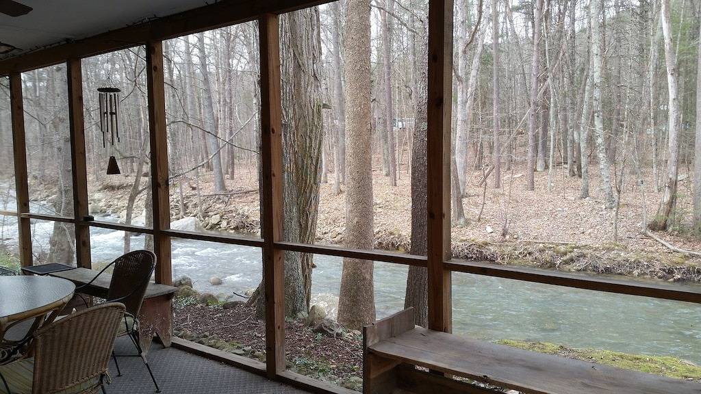 \"The Cabin At Trout Run\" - Genießen Sie die Klänge des Streams nur wenige Schritte entfernt! in Seneca Rocks