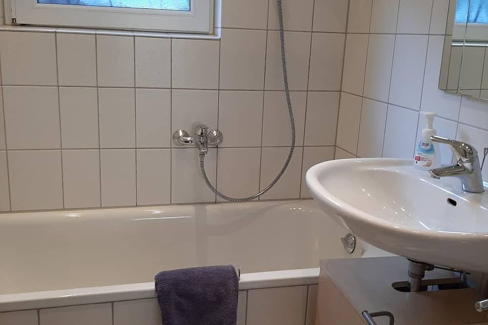 Ganze Wohnung, Appartement/Fewo, Dusche und Bad, Wc, 3 Schlafräum - Ferienwohnung Hecker in Waldbreitbach, Rheinland-Pfalz