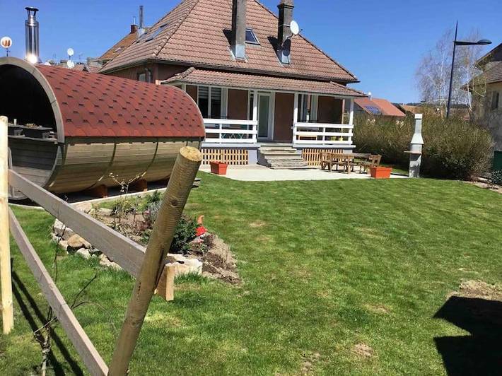 Chalet pour 10 personnes, avec jardin ainsi que sauna et terrasse