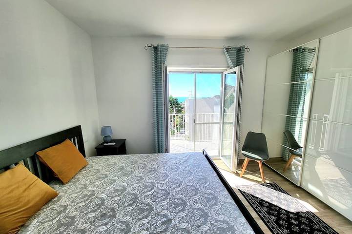 Villino Andromeda, detached solution in Gaeta in private park. in Gaeta, Latina Provinz