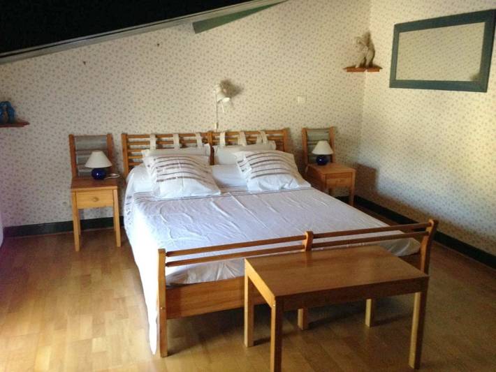 Chambre d’hôte pour 3 personnes, avec Terrasse et Jardin