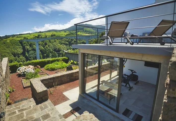 Casa de férias para 4 pessoas, com vista e jardim na Ilha de São Miguel
