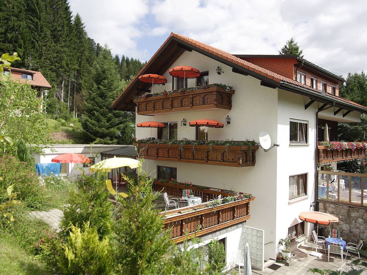 Haus Bernhardt-Fromm - Einzelzimmer Nr. 4 mit Etagen-Wc und Etagen-Dusche in St. Blasien, Südschwarzwald