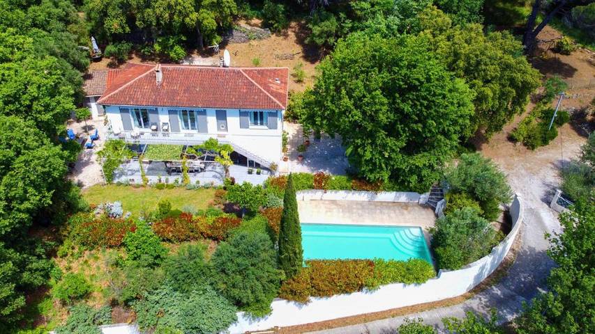 Ferienwohnung, mit Balkon und Terrasse sowie Pool und Ausblick