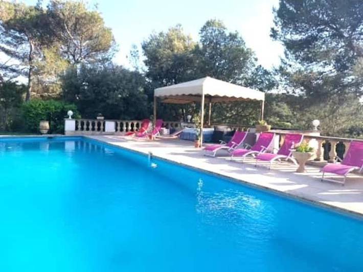 Gîte pour 2 personnes, avec vue ainsi que jardin et piscine, animaux acceptés à Orgone - 2