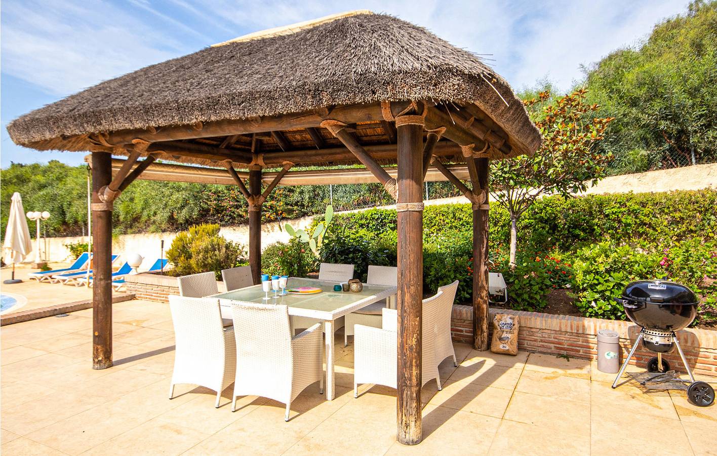 Apartment mit Meerblick, Parkplatz, Pool und Terrasse in Marbella Ost, Marbella