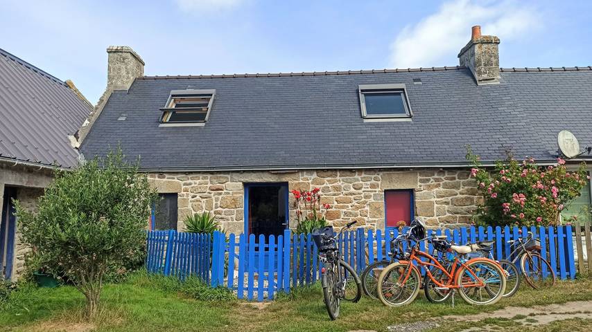 Gîte pour 4 personnes, avec terrasse et jardin dans Plage Tronoën