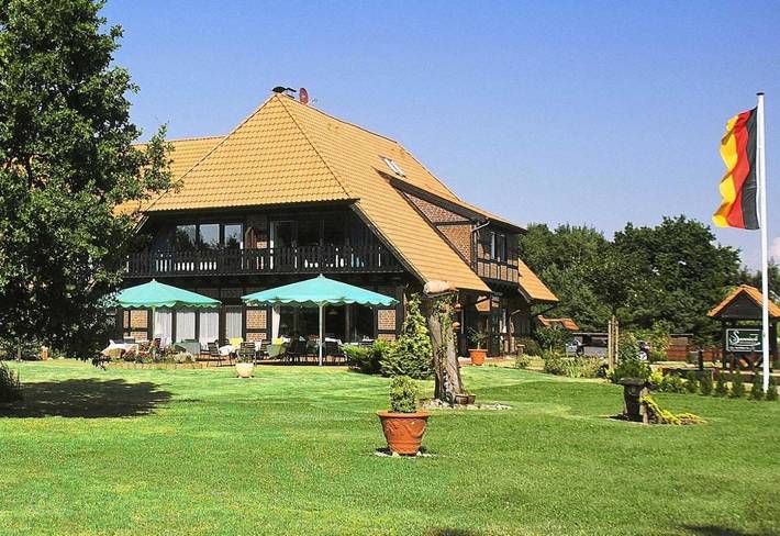 Hotel für 2 Personen, mit Sauna und Garten in Dobin am See