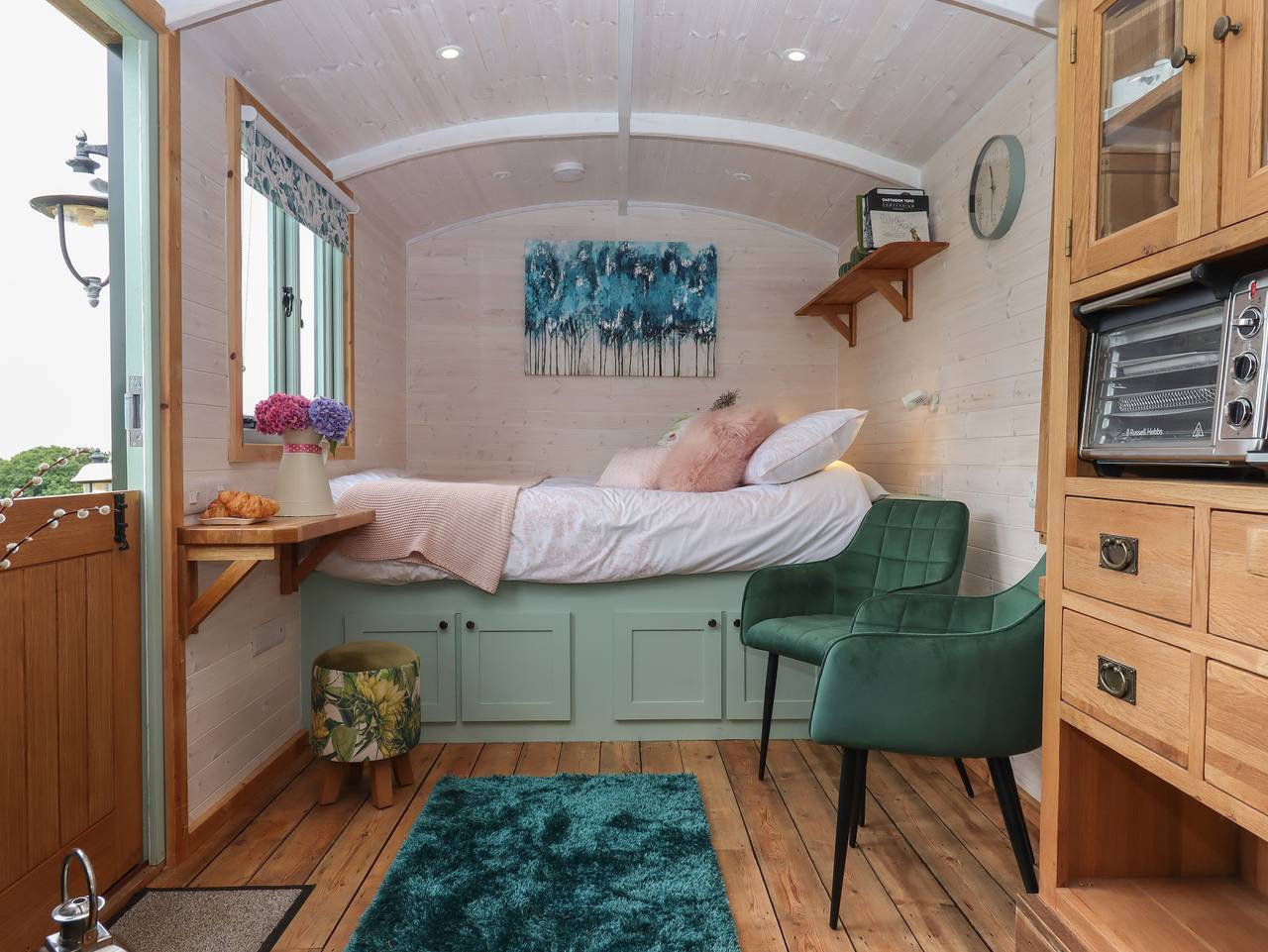 Lottie's Hut in Sampford Courtney, Dartmoor