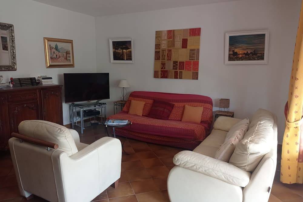 St Raphael Garden Villa very nice and quiet close to the beaches and Centre in Saint-Raphaël, Massif de l'Esterel