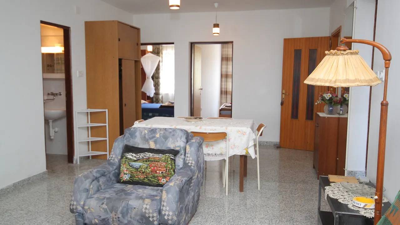 Appartamento intero, Appartamento vacanze per 8 persone con terrazza in Pogliana Croazia, Pag