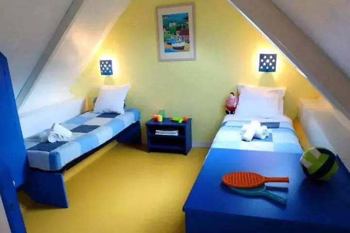 Location de vacances pour 4 personnes, avec terrasse ainsi que balcon/terrasse et piscine dans Plage De Pen Bron - 2