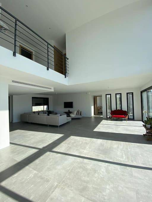 Villa pour 10 personnes, avec jardin et piscine à Opio