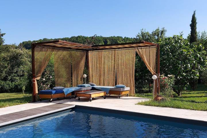 Gîte pour 5 personnes, avec piscine dans Chardonnay (Mâcon)