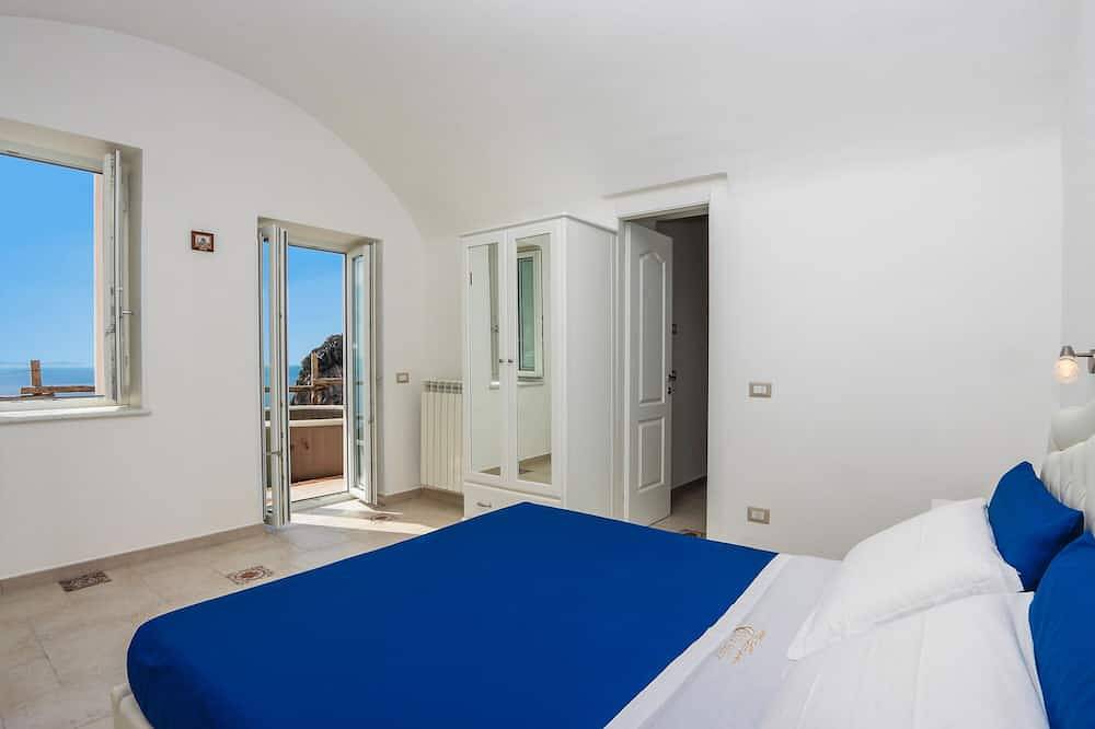 Villa Salice with private hot tub and solarium in Amalfi, Amalfikust