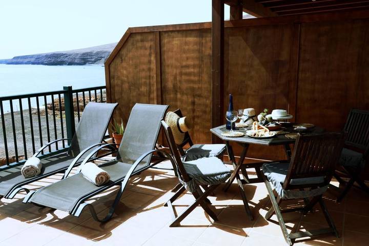 Apartamento para 4 personas, con vistas y terraza en Quemada Beach
