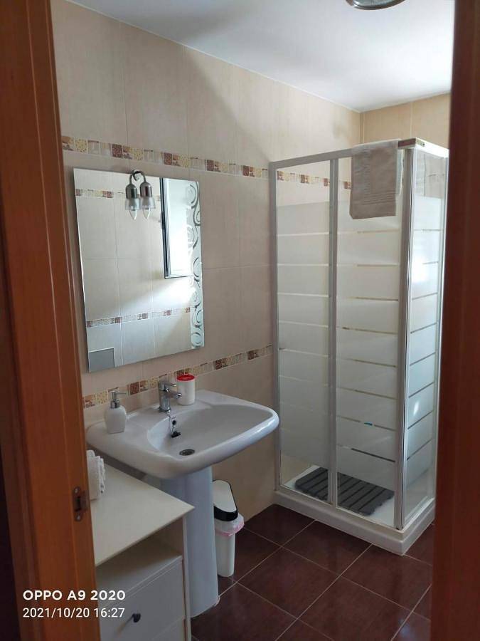 Gîte pour 6 personnes, avec vue ainsi que jardin et piscine, adapté aux familles à Chulilla - 3