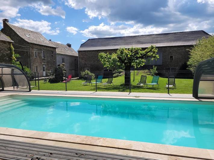 Location de vacances pour 5 personnes, avec Jardin et Piscine à Auriac-Lagast