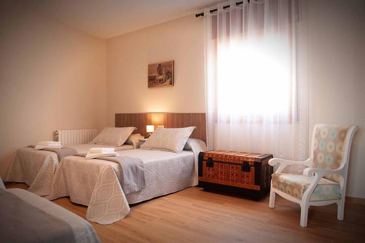 Casa de vacaciones para 12 personas, con piscina y jardín, Se admiten mascotas en Tierra de Pinares (Cuéllar) - 4