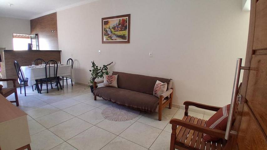 Casas e apartamentos de temporada para 12 pessoas, com balcão em São João Batista do Glória