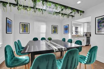 Vacation House for 16 Guests in Georgia, USA, Picture 1